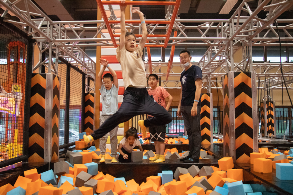 这里有个探险世界,人气爆棚!