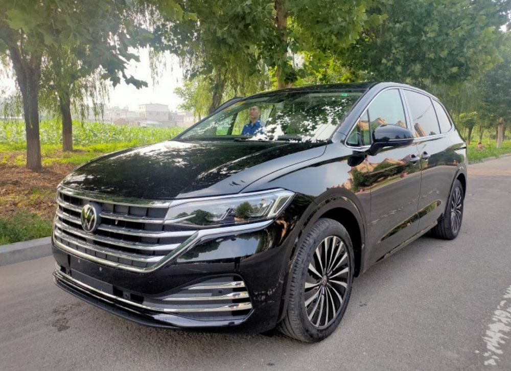 7月卖出283辆,大众mpv将更新,自重超2.1吨大块头,败在高傲