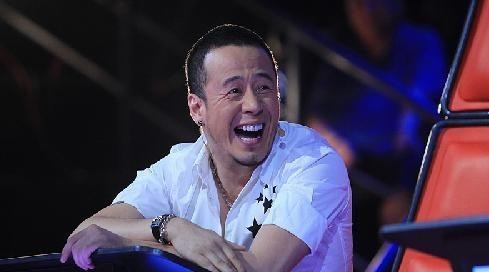 从音乐前辈到街头卖场,杨坤为什么越混越差?