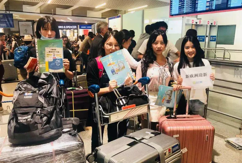 赴美留学机票涨至10万,好不容易"逃"回国,又挤破头"钻"出去