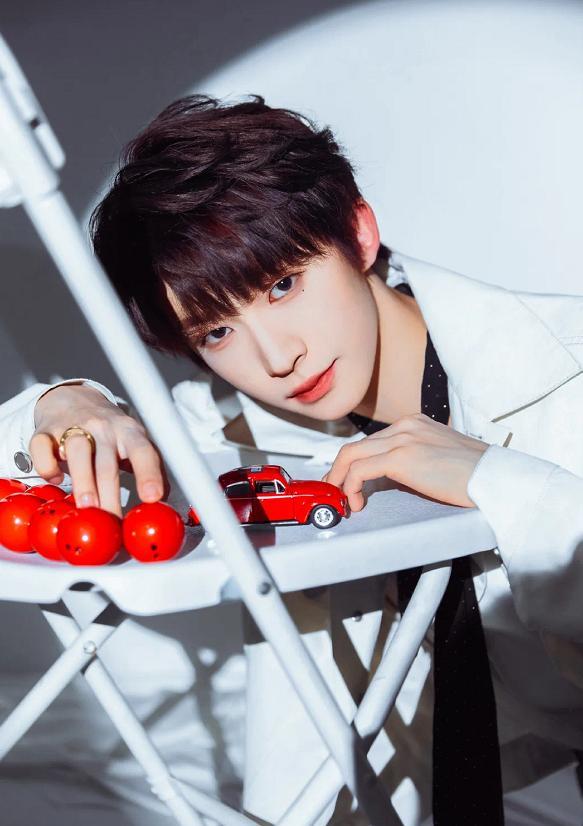 阳刚之气 蔓延娱乐圈 放弃花美男偶像吧 他们还不够看吗 腾讯新闻