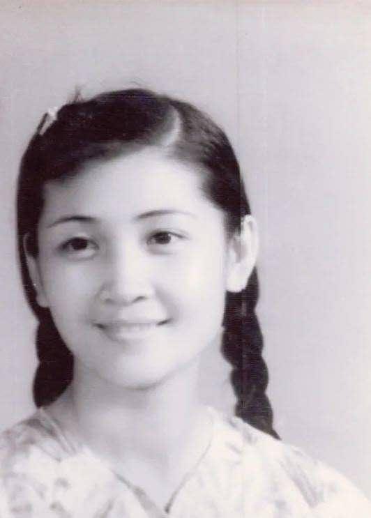 粤语相声大师黄俊英与太太崔凌霄相识过程全凭才华迷倒太太