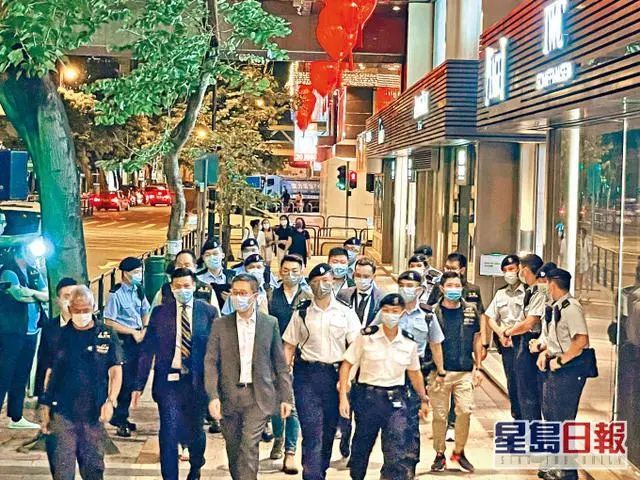 香港黑幫街頭廝殺新義安大戰14k飛車撞警署高層震怒