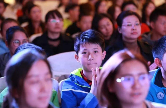 追星不等于无脑,好处其实真不少|北京大学|李汝佳|王俊凯