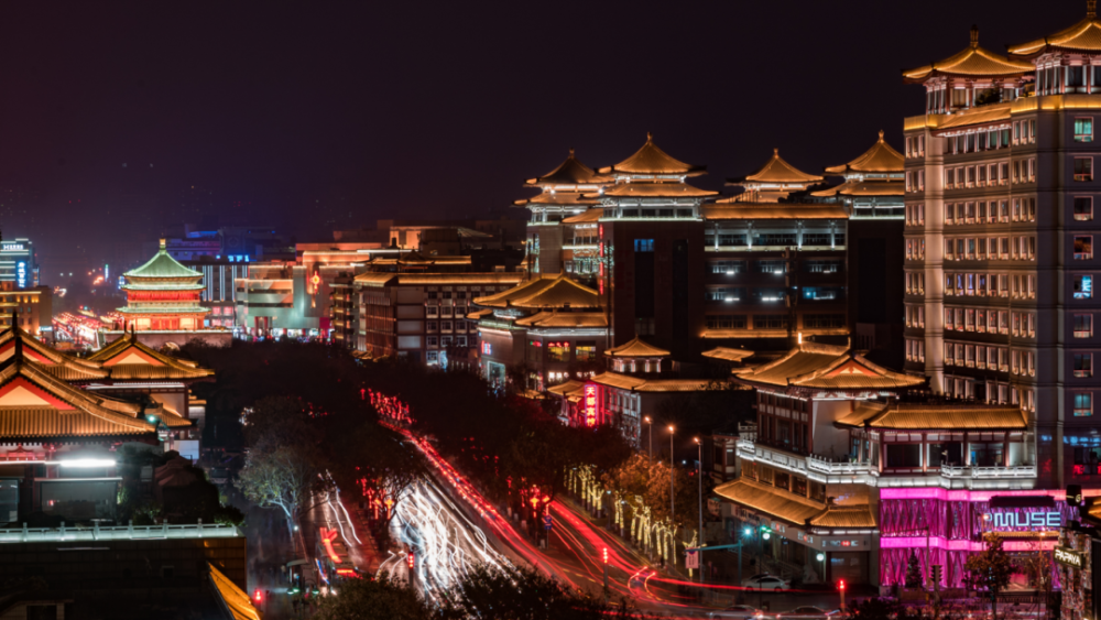 莲湖夜景亮了!_腾讯新闻