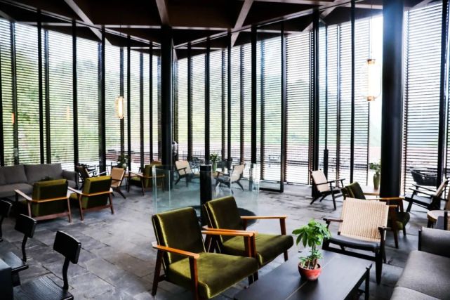 每日一宿社边林星空木屋藏于高山隐于山林的大发天渠出圈又出片