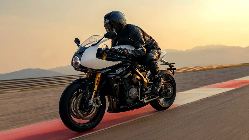 凯旋speedtriple1200rr全球首发大青蛙出跑车了