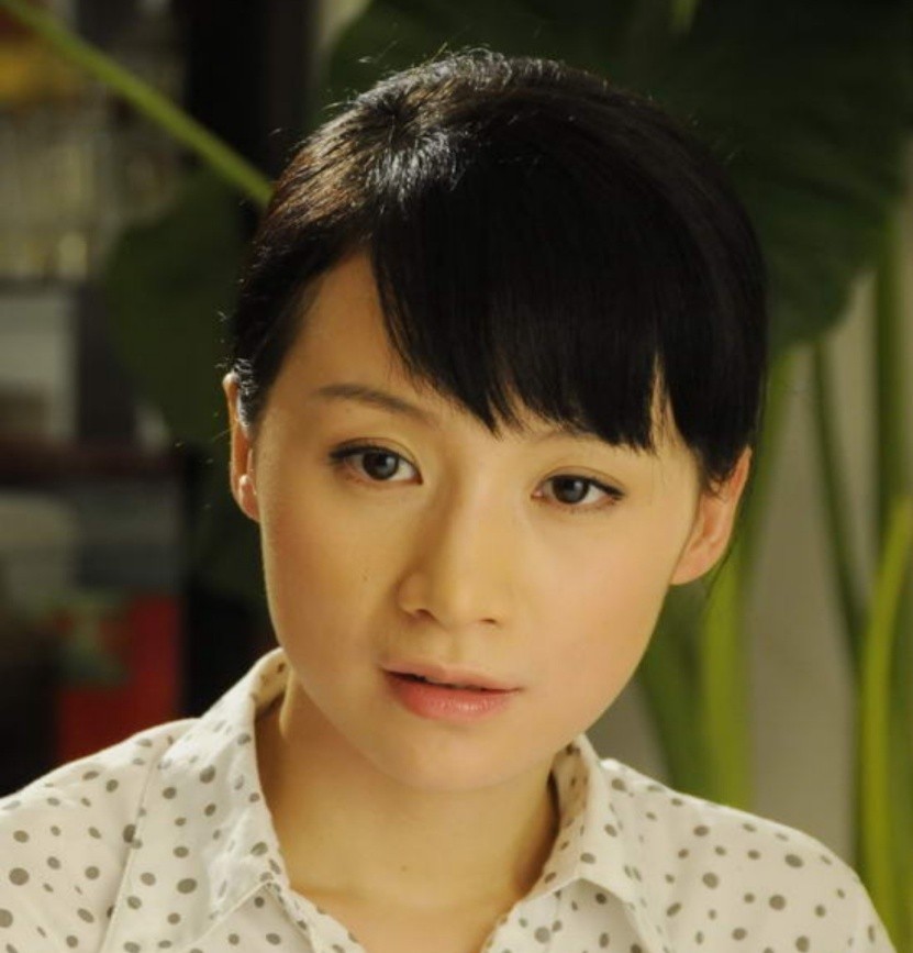 "国民媳妇"姚芊羽晒跳舞视频,细腰大长腿抢镜十足,41岁仍单身