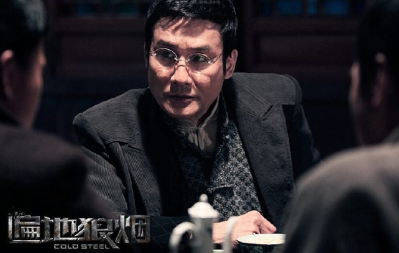 "千面影帝"梁家辉,与妻子结婚30多年从无绯闻,为家中保姆治病