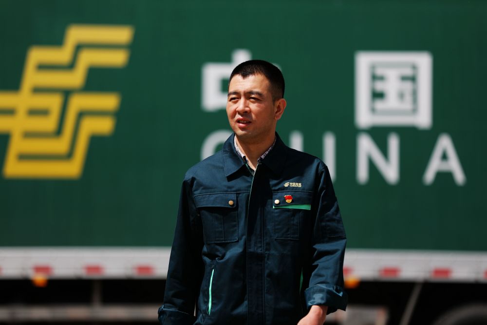 铁路邮差曹玉胜记住全国近3000个县市的地名