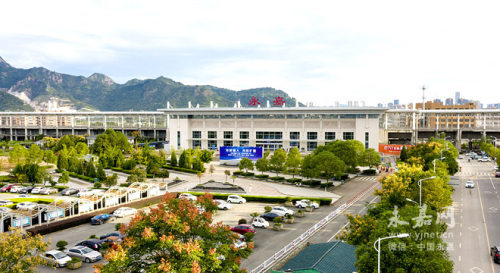 市民拍照留念 期待温州北站_腾讯新闻