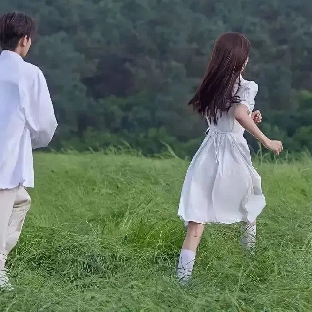 双向奔赴的爱情才有意义哦情侣头像