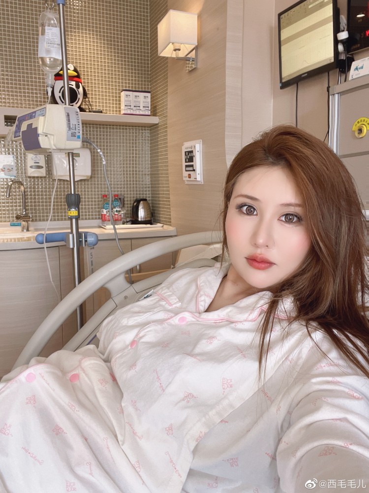 歌手弹壳官宣二胎产女像极爸爸复制粘贴妻子分享生产经历超快顺产