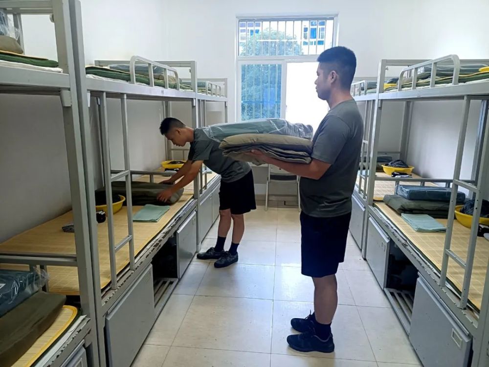 热点秋季入伍新兵军营准备工作全部就绪等你报到