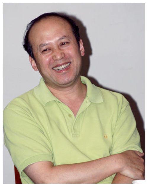 32岁时,郭达因一次机遇第一次登上了春晚的舞台,郭达的演技受到了大家