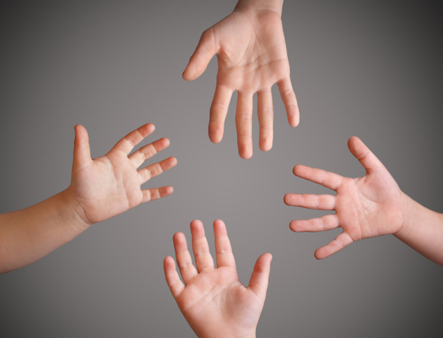 李玫瑾教授坦言:孩子聪不聪明,从手上就能看出端倪,不用等长大_腾讯