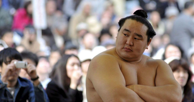 福原爱与退役相扑选手朝青龙聚餐近况曝光身形瘦一圈