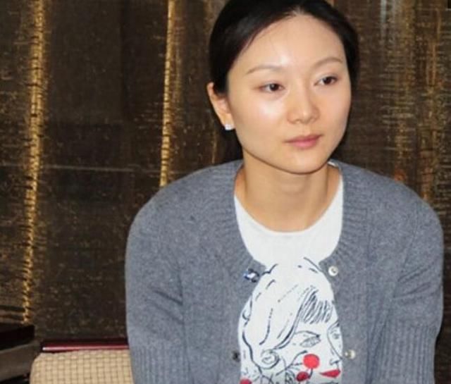 陈婷19岁为张艺谋辍学未婚生下3个孩子她如今怎么样了