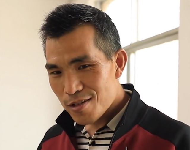 河南乡村留虾女孩意外走红80后校长张鹏程让网友怒赞