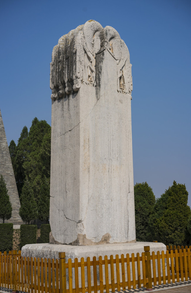 明十三陵中竟有十二座"无字碑",其中到底隐藏了什么惊世奥秘?