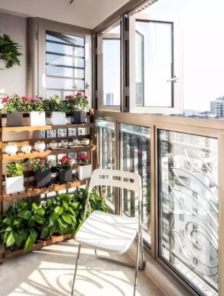 装修时,到底要不要封阳台?当初不太懂,听老师傅分析后豁然开朗