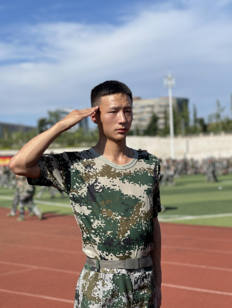 军训特辑|军训励志学员,优秀的你总是那么迷人!_腾讯新闻