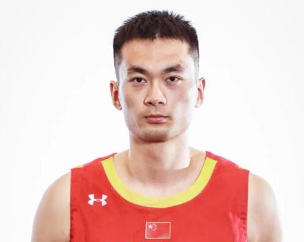 因为郑毅被奥运队淘汰的问题引起了轩然大波,刘震不得不站出来对此事