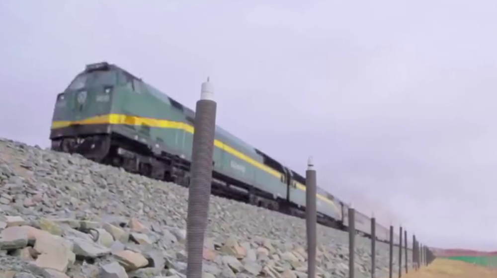 5万根"热棒",青藏铁路两旁的"禁卫军",原来大有用途!_腾讯新闻