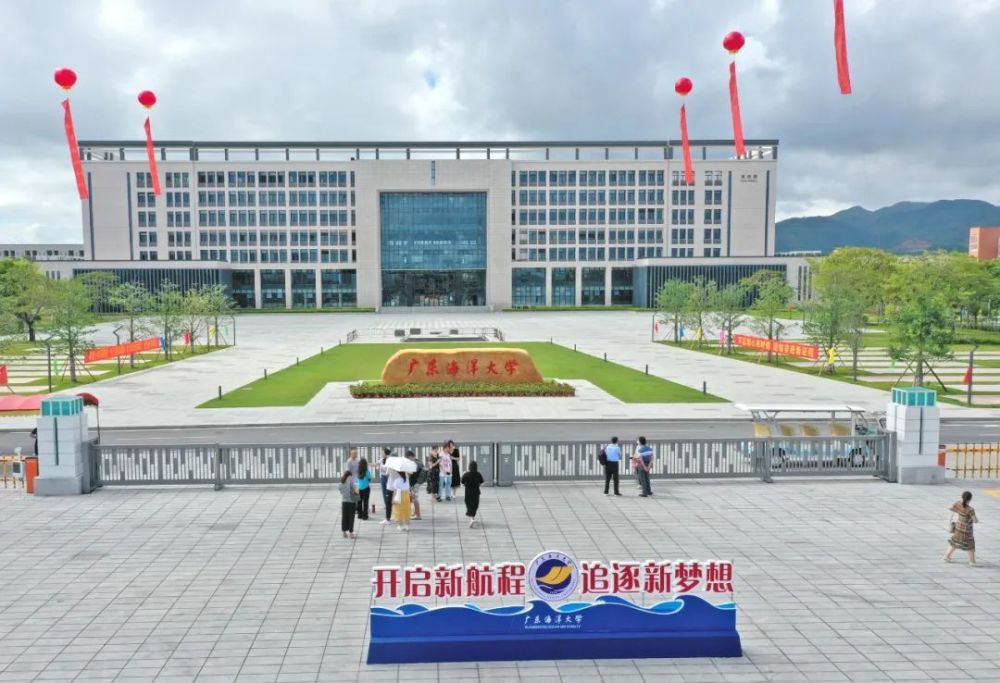 在阳江读大学是什么体验?一起去看新生入学现场
