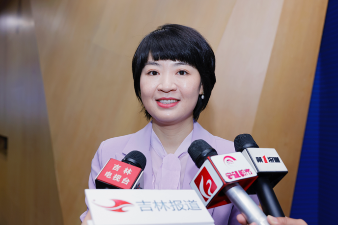 主持人大赛组委会办公室主任郭佳目前,组委会根据专家评委的打分情况