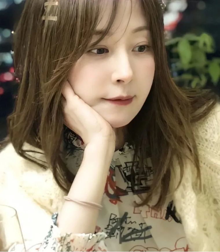 62岁女富豪花6000万招伴侣,仅一天便有10万人报名,这颜值绝了_腾讯