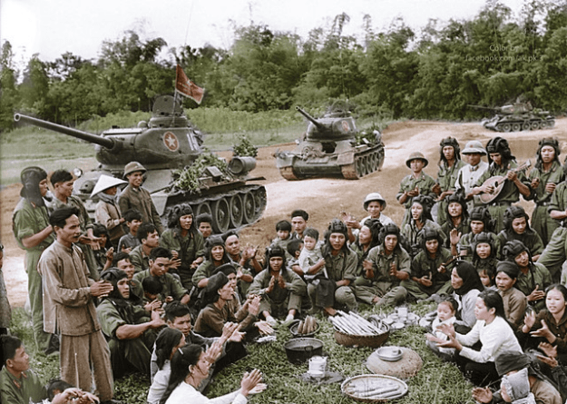 彩色越战老照片英勇的越南人民军导弹都是苏联援助