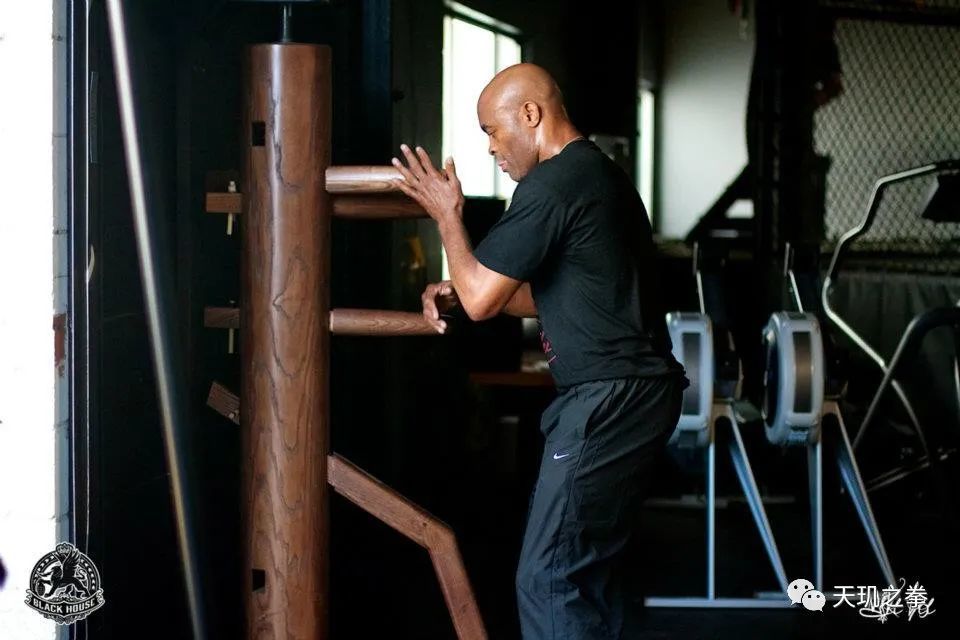 【mma】比爵爷盛赞蜘蛛:"他就是这个时代的李小龙!