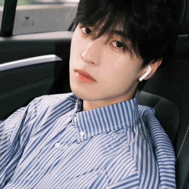 男生头像阳光果然是最好的浪漫