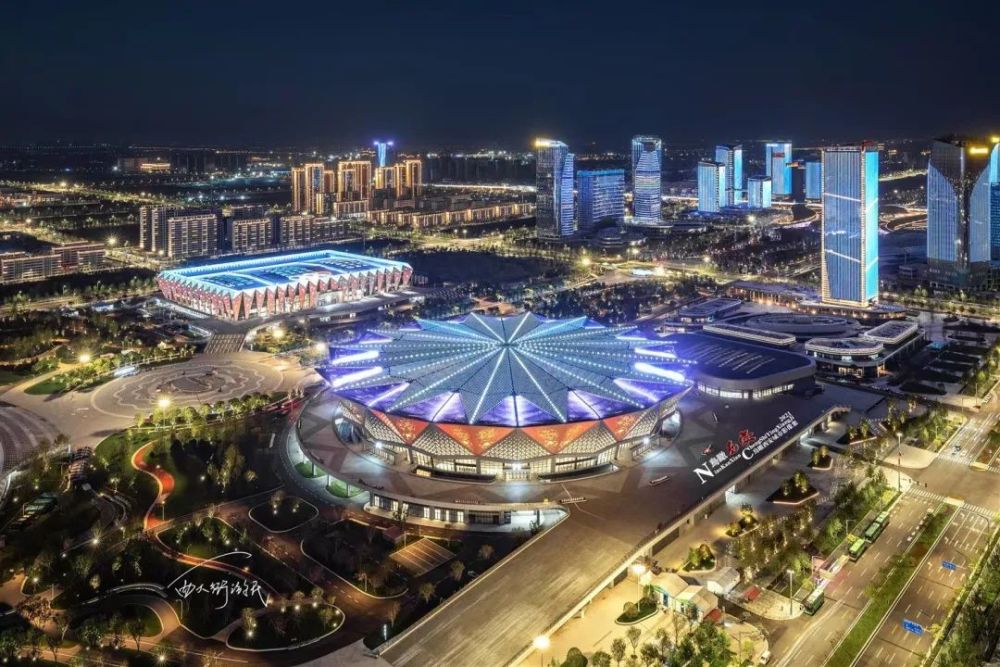 会绝美喷泉秀来源:央视频大唐不夜城来源:曲江新区西安亮灯高新区夜景