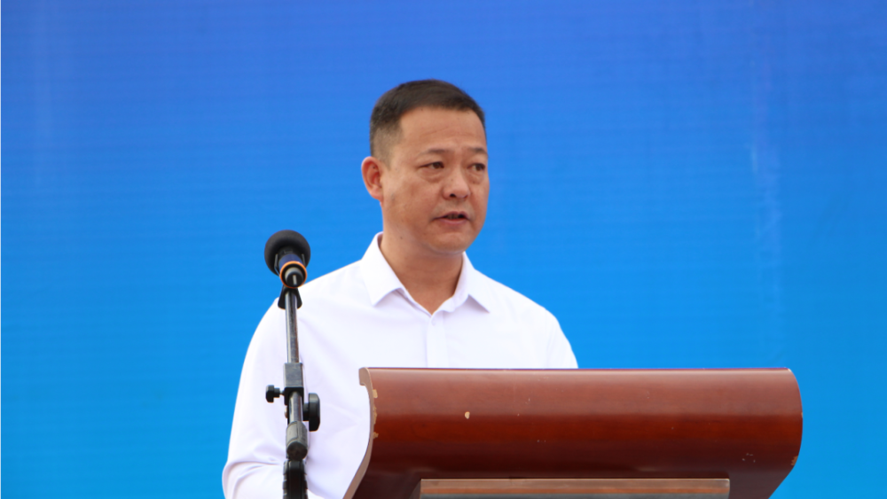 梁凌云宣布重点项目集中开工 【市委书记  梁凌云】:我宣布,弥勒市