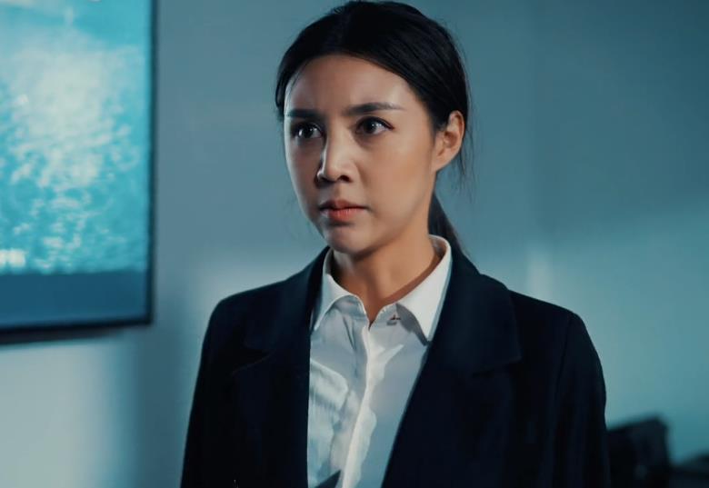 王牌女保镖上映美女保镖以一敌百战斗力堪比叶问