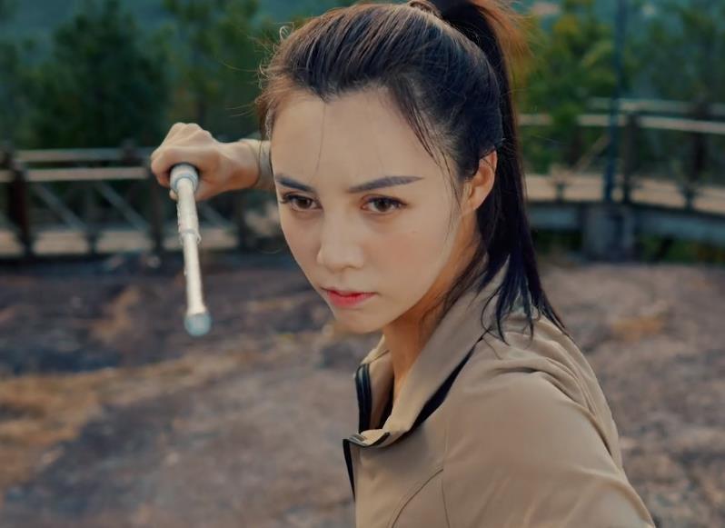 王牌女保镖上映美女保镖以一敌百战斗力堪比叶问