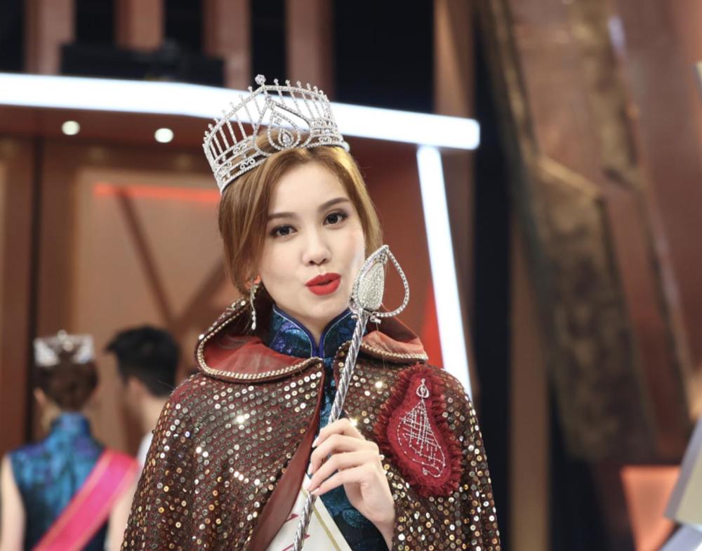 2021港姐选举前三甲出炉,宋宛颖发挥失常仍夺冠,关礼杰女儿落选