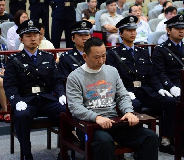 "黑老大"刘汉身价400亿,执行死刑前妻子说的话,令其泪流满面_腾讯新闻