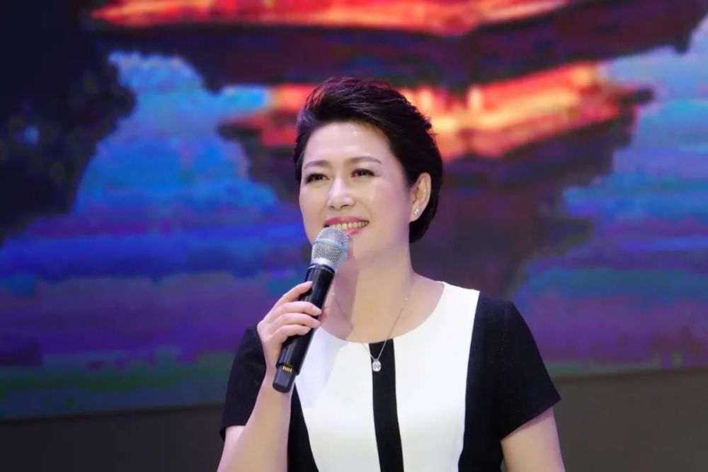 文化名人访谈丨用声音感动万千听众访朗诵者于芳