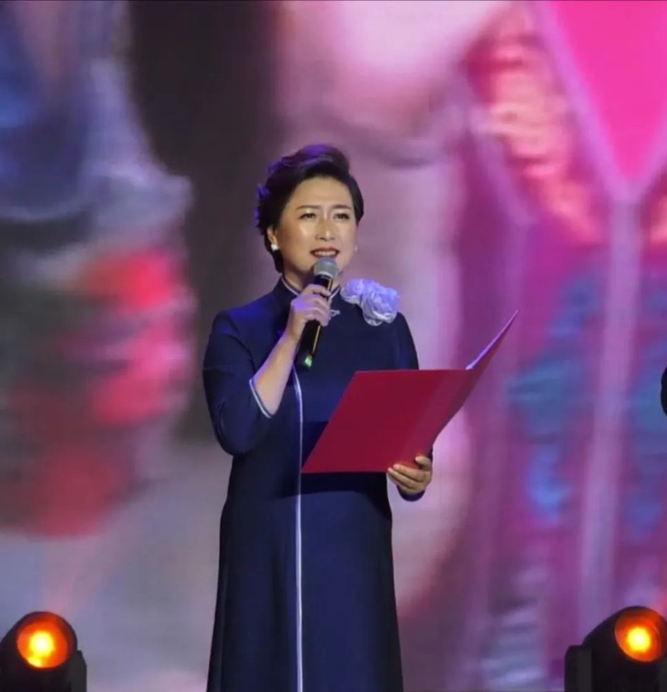 文化名人访谈丨用声音感动万千听众访朗诵者于芳