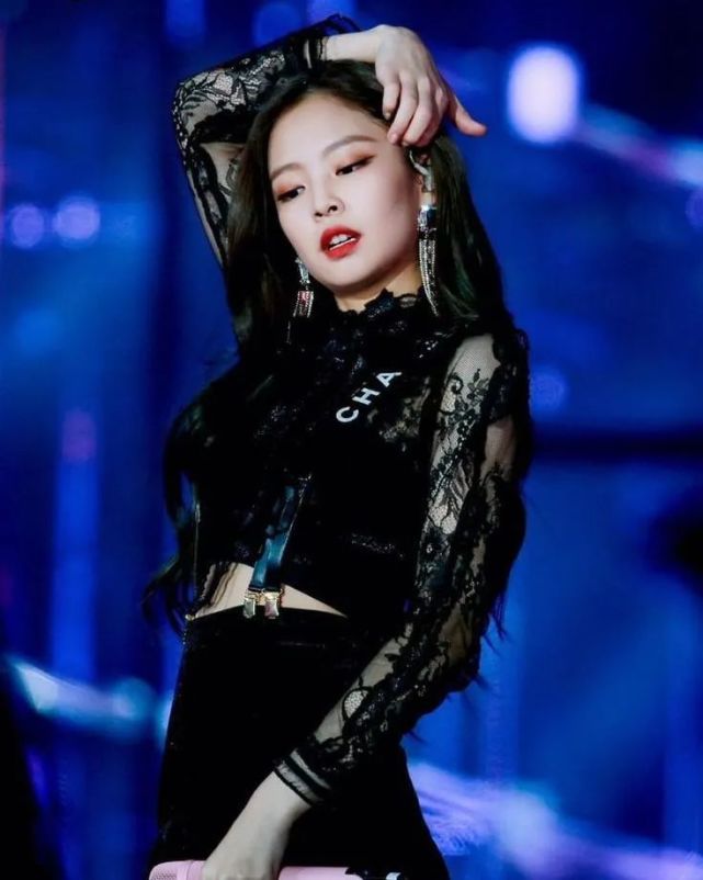 金智妮舞台照系列,快来看美腻的jennie啦!