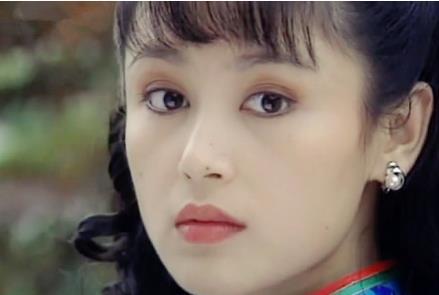 在《梅花三弄之水云间》饰演汪子璇,而陈红也成为了"琼女郎"的称号,为