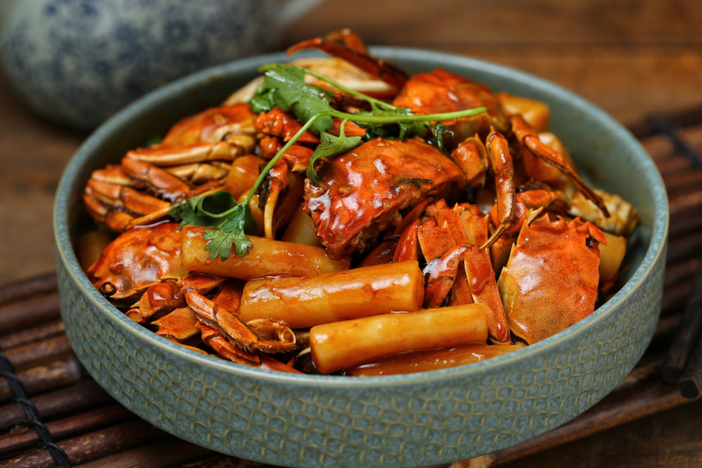 浙江名菜螃蟹烧年糕,鲜美软糯汤汁浓郁,简单易学中秋家宴露一手