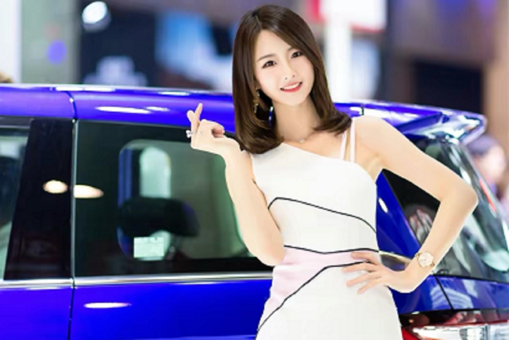 苏宁:第一车模结婚喜提热搜,虎哥为其主持,新郎竟不是榜一大哥