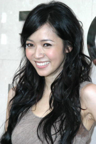 说起侯佩岑的人生,就不得不从她的妈妈林月云说起.