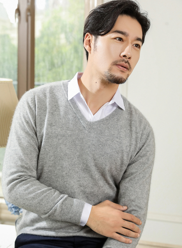 这才是儒雅男人在穿的针织衫,舒服如云,一身干净气质_腾讯新闻