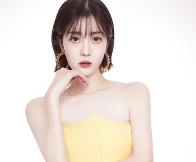 演员李溪芮个人资料简介演艺经历早年经历