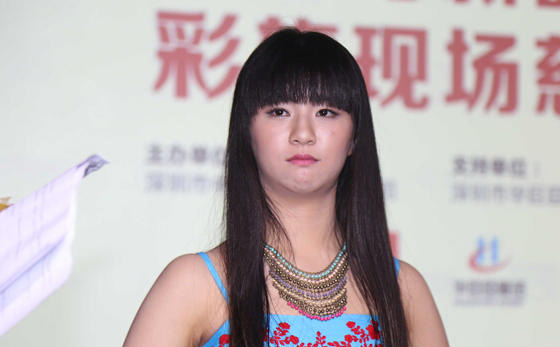 22岁小彩旗圆润发胖,灵气全无,反叛杨丽萍入圈后星途并不顺利